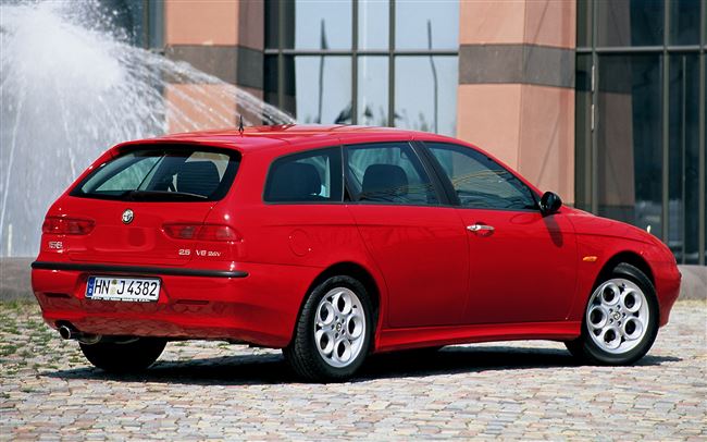 Alfa Romeo 156 Sportwagon 2.4 JTD (2002) — технические характеристики и данные — максимальная мощность, максимальный крутящий момент, максимальная скорость, ускорение, расход топлива — городской цикл/загородный цикл/комбинированный (смешанный) цикл, вес, габаритные размеры, двигатель, подвеска, колеса/колесные диски, шины, тормоза, трансмиссия/коробка передач и т.д.