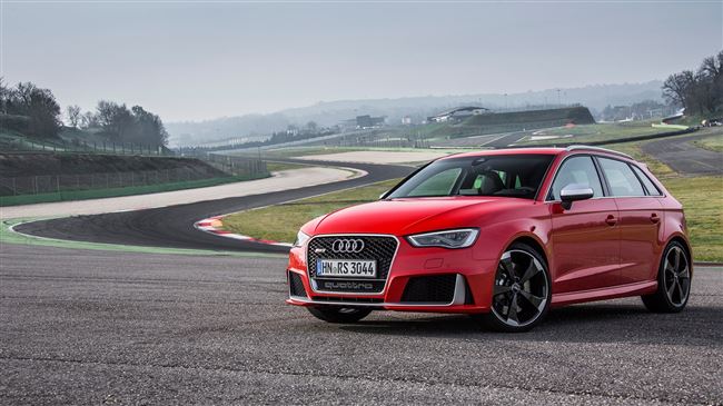 Новые Audi RS 3: хэтчбек, седан и дрифт-режим — Авторевю