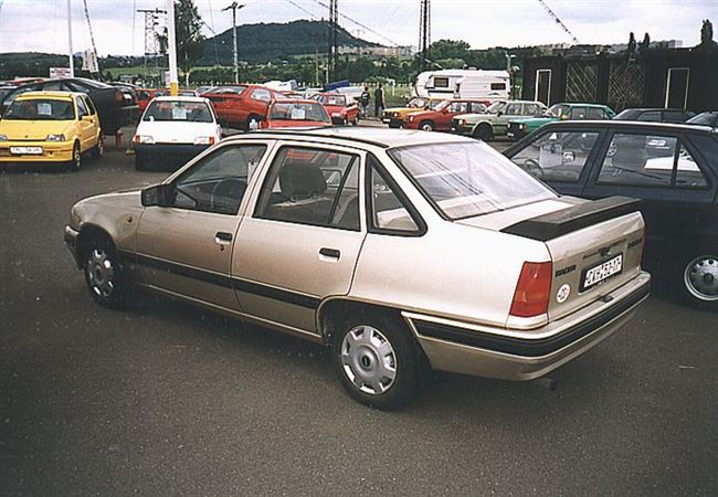 Daewoo Racer 1.5 MT GSI (01.1986 — 01.1994) — технические характеристики