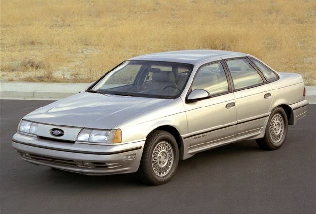 Ford Taurus (2.5 AT, 90 л.c.) Седан: 1 поколение (1985 – 1991) - технические характеристики