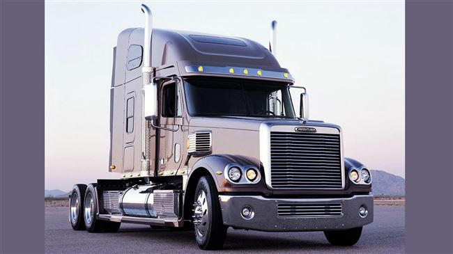 Freightliner Coronado очередной представитель семейства тяжелых грузовиков Freightliner, сочетающий в себе мощь, элегантность, комфортабельность и высокую