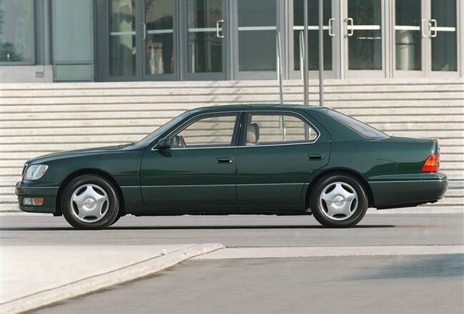 Lexus LS400 рестайлинг 1997, седан, 2 поколение, XF20 (09.1997 - 07.2000) - технические характеристики и комплектации