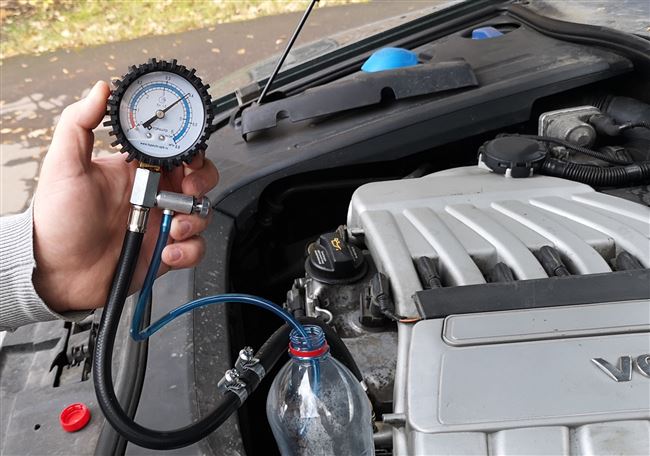Volkswagen Touareg | Проверка давления топлива в системе питания | Фольксваген Туарег
