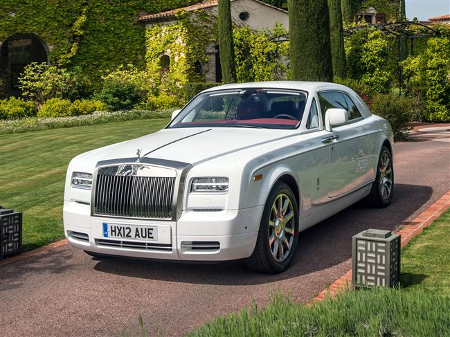 Обзор нового автомобиля Rolls-Royce Phantom 2020: фото, технические характеристики, цены. Подробная информация о новой модели Rolls-Royce Phantom.