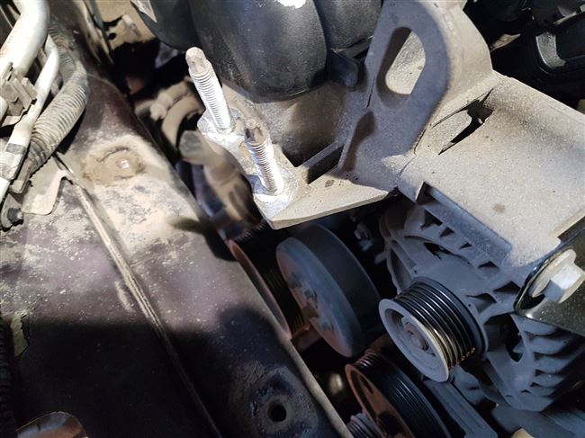 Фото отчет о замене ремня ГРМ на Ford Focus 1 двигатель split port 2.0 (плюс видео)